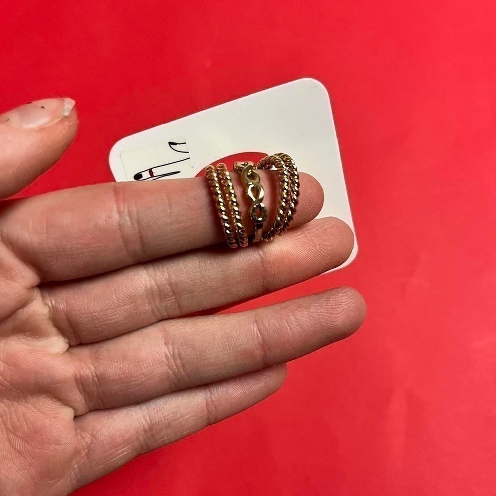 Gold ring set ๐๐โโโโโโโโโโโโโโโโโโโโโโ - Picture 2 of 3